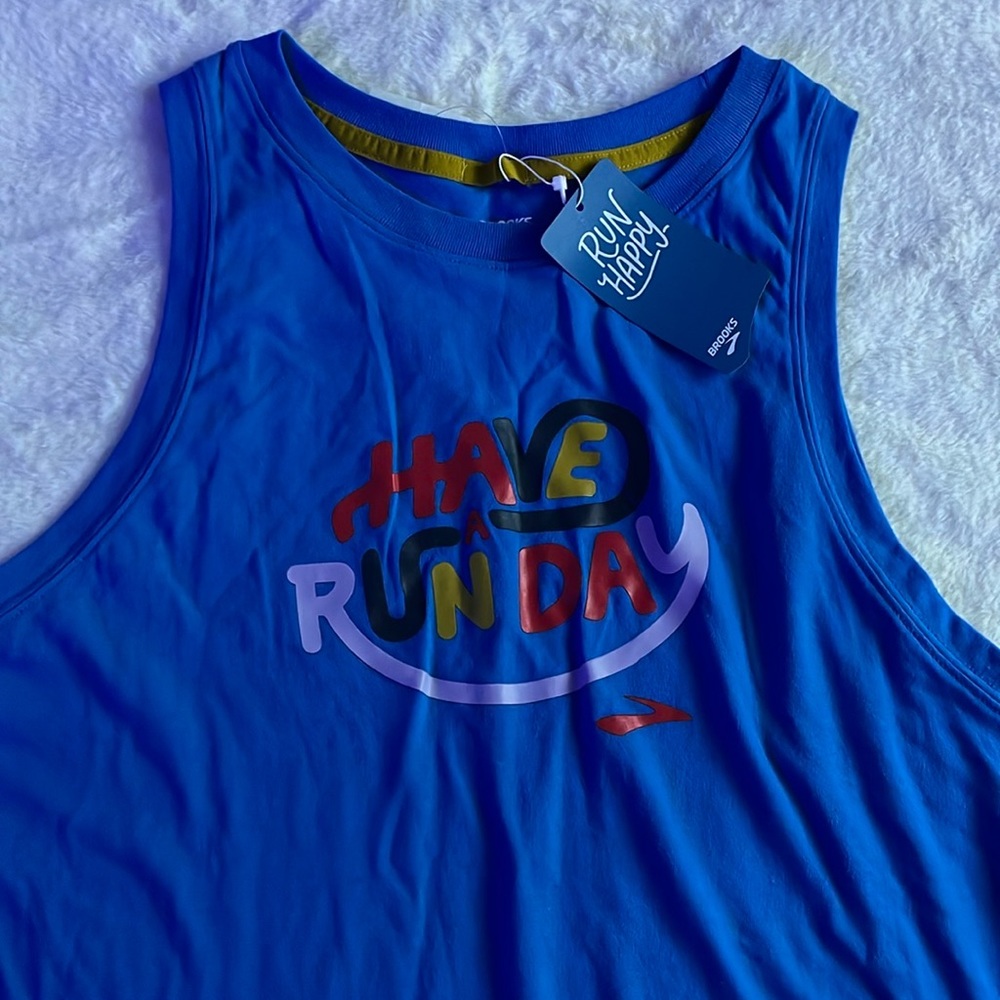 New Brooks Top - Picture 2 of 4